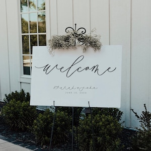 White Welcome Wedding Sign | Elegant Welcome Sign for Wedding | Classic Wedding sign | Painted White Welcome Sign | Personal Welcome Sign