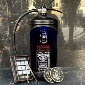 Extintor de incendios de regalo, barra de whisky con piedras de whisky, minibar con extintor de incendios, minibar de whisky para bomberos, barra de combustible personalizada