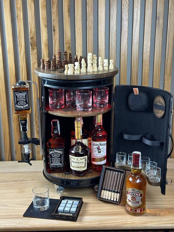 Armoire De Bar Moderne Haute, Armoire à Vin En Bois De Pin Avec Rangement | Homary