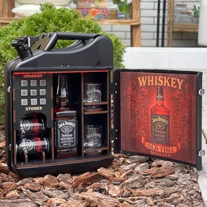 Jerry Can Mini Bar with Personalized Photo Print – Handmade Gift for Whiskey Lovers – Birthday or Groomsmen Present – Liquor Cabinet for Him