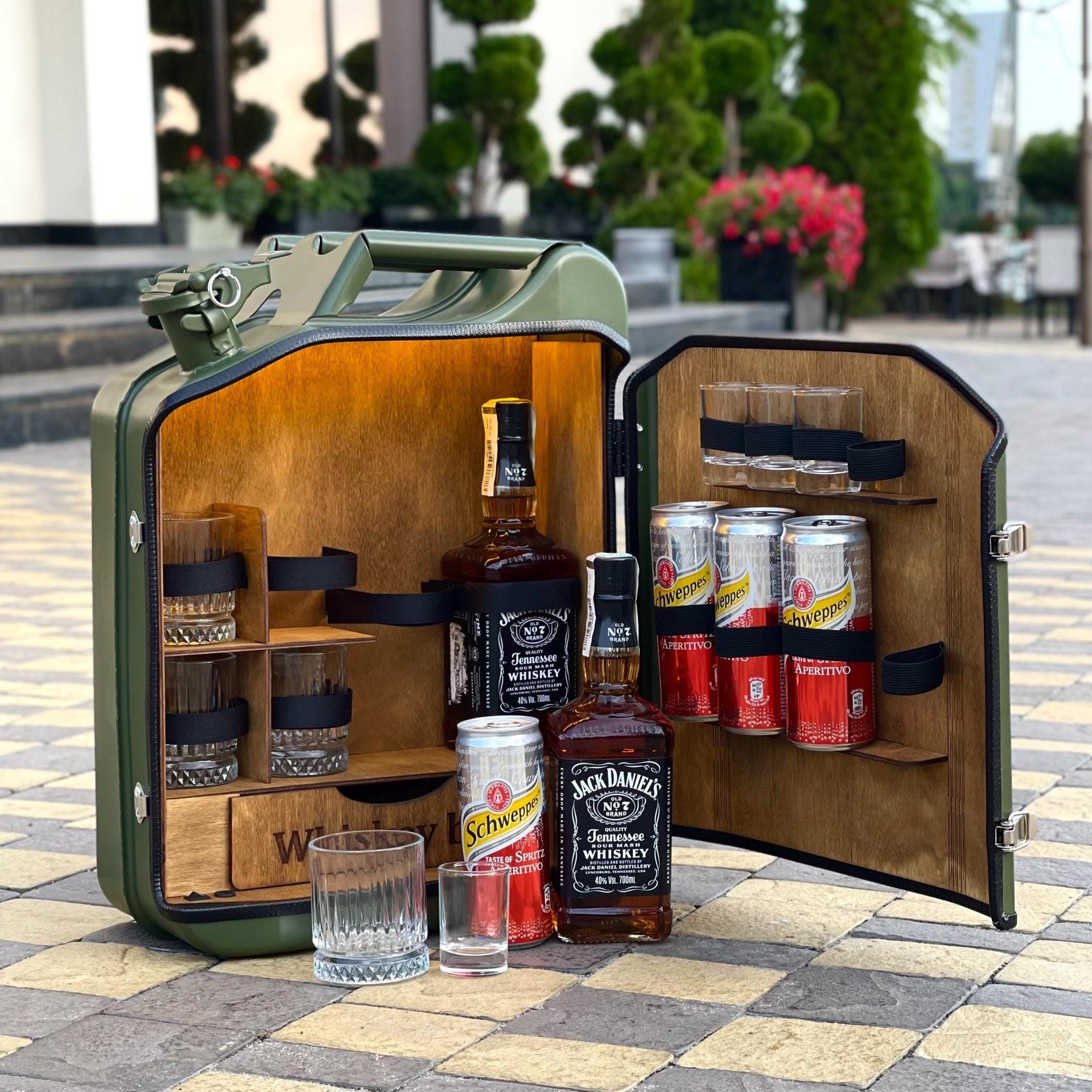 Whiskey Bar in Jerry Can, Custom Liquor Cabinet - Etsy Norway