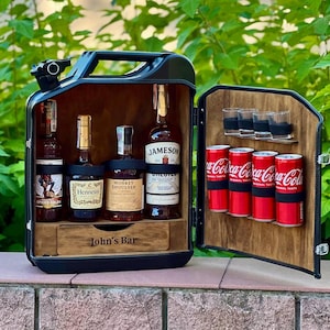 Minibar con bidón de 20 L, minibar de combustible personalizado, minibar para el hogar, minibar de viaje hecho a mano, regalo para él, para Navidad, para papá