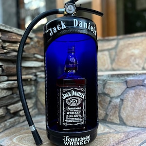 Extintor de incendios de regalo, barra de whisky con piedras de whisky, minibar con extintor de incendios, minibar de whisky para bomberos, barra de combustible personalizada