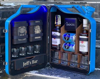 Jerry Can Mini Bar, handgemachtes Whisky Geschenk, personalisierte Mannhöhle Dekor