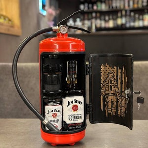 Barra de extintor roja con grabado personalizado, minibar de whisky para bomberos, regalo para él, regalo para bomberos, barra de combustible personalizada