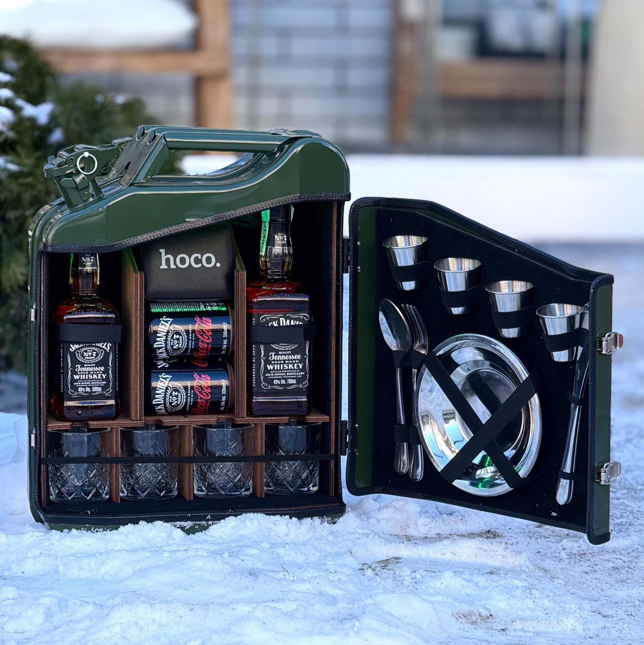 Portable Jerry Can Mini Bar With Metal Picnic Set for Outdoor