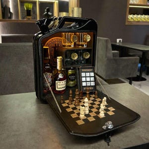 Minibar personalizado con bidón de 20 l para regalar, juego de ajedrez como regalo de viaje, barra de combustible personalizada, minibar personalizado, regalo de cumpleaños para él