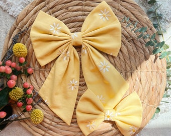 Embroidered daisies, butter, yellow, floral, sailor bow tie, Over the collar bow Ties for pets, dog bow tie, cat bow tie