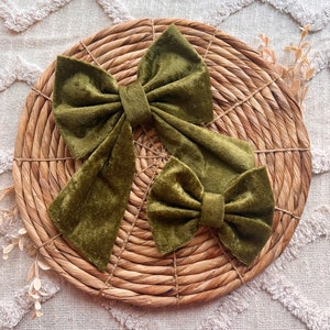 Green, chartreuse, velvet, stiffened sailor bowtie, Over the collar bow Ties for pets, dog bow tie, cat bow tie