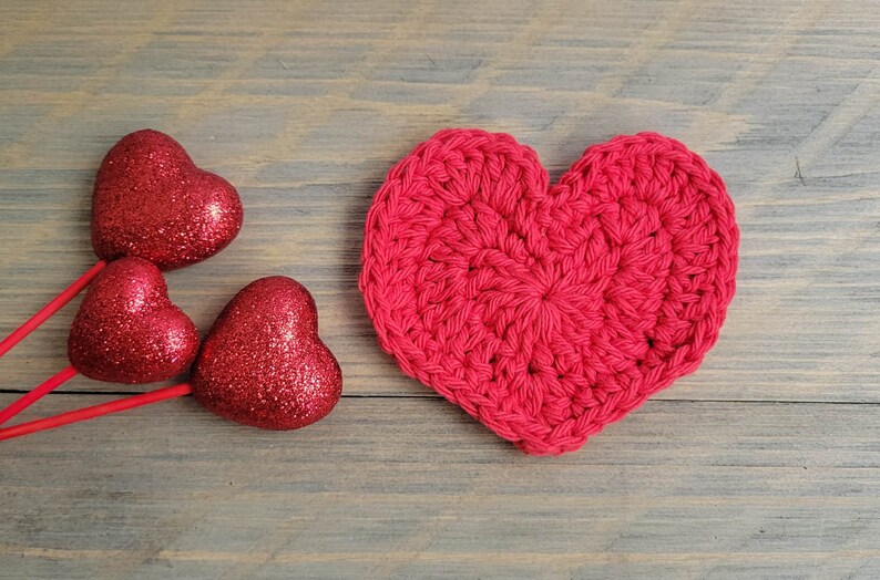 Heart Shaped Reusable Makeup Face Pads, Cotton Face Scrubby, Spa Gift for Her, Wash Cloth, Teen Girl Gift Ideas, Face Care Red