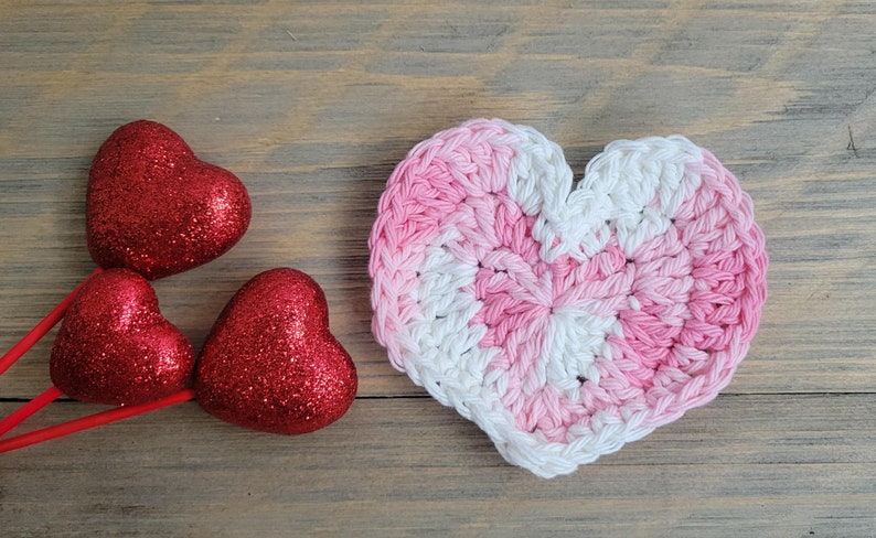 Heart Shaped Reusable Makeup Face Pads, Cotton Face Scrubby, Spa Gift for Her, Wash Cloth, Teen Girl Gift Ideas, Face Care Light Pink/White