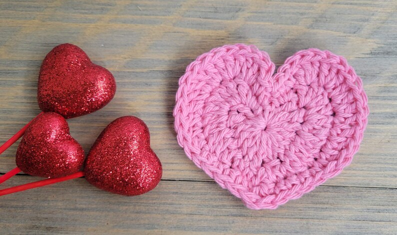 Heart Shaped Reusable Makeup Face Pads, Cotton Face Scrubby, Spa Gift for Her, Wash Cloth, Teen Girl Gift Ideas, Face Care Pink