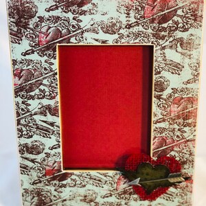 Arrow Heart Frame