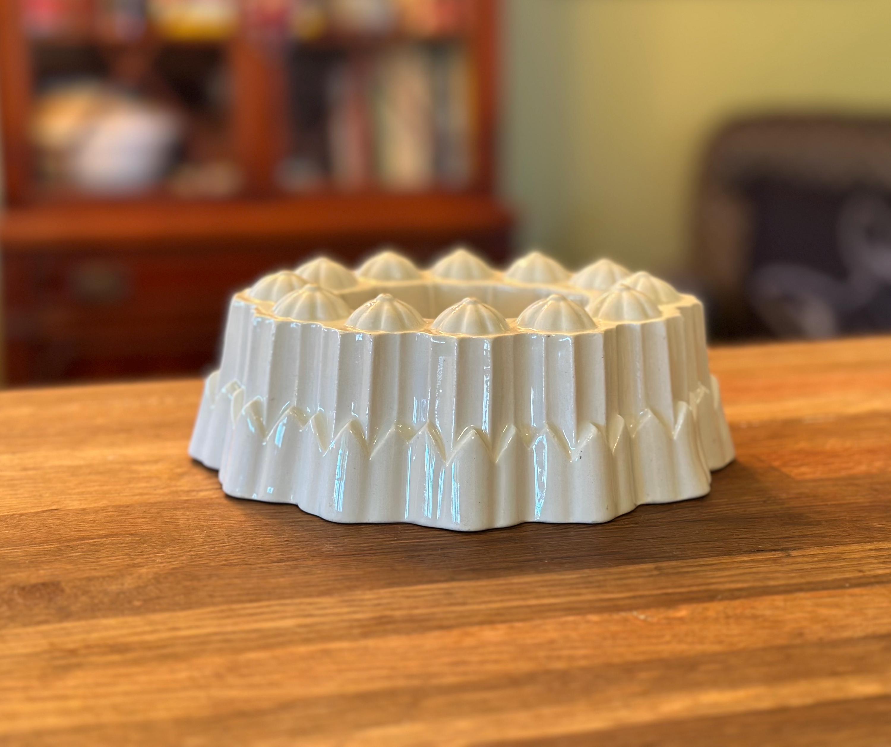 Vintage Shelley Jelly Mold