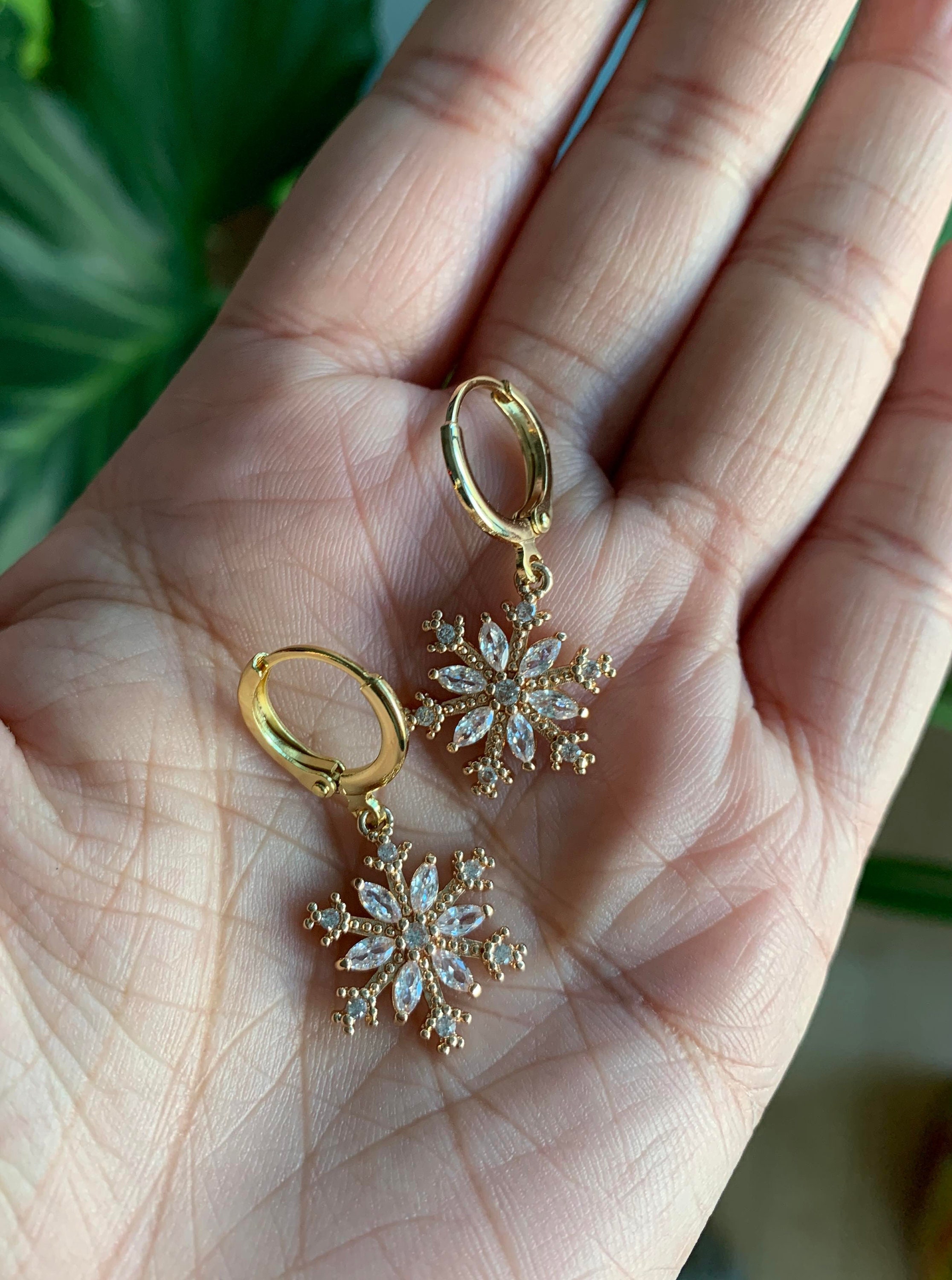 Dainty Snowflake Dangle Earrings