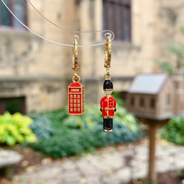 Unique Mismatch The Britain Earrings