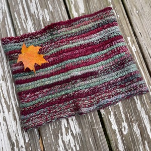Handmade cowl, crocheted cowl, cowl, cool weather cowl, winter wear, neck warmer, gift for her, gift for friend, gift for mom