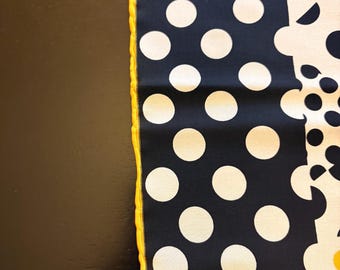 Vintage square scarf 42 x 42