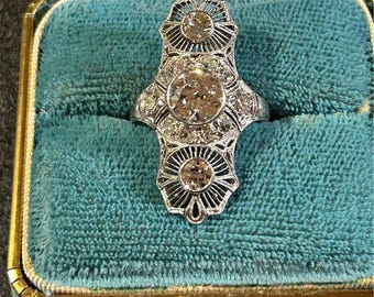 Platinum & Diamond Ring vintage Art Deco era