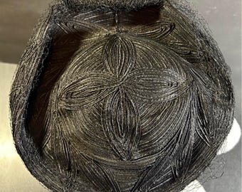 Vintage braided straw cocktail hat, aka fascinator or calot hat, from 1940’s-50’s by Sural Modes.