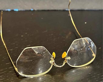 Flu-Vue eyeglasses 12K GF, late 1920s, and 14k gold stand-alone Shuron nose bridge.