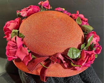 1950s red woven straw floral garden hat, by Leslie James, aka cloche or bucket style hat.