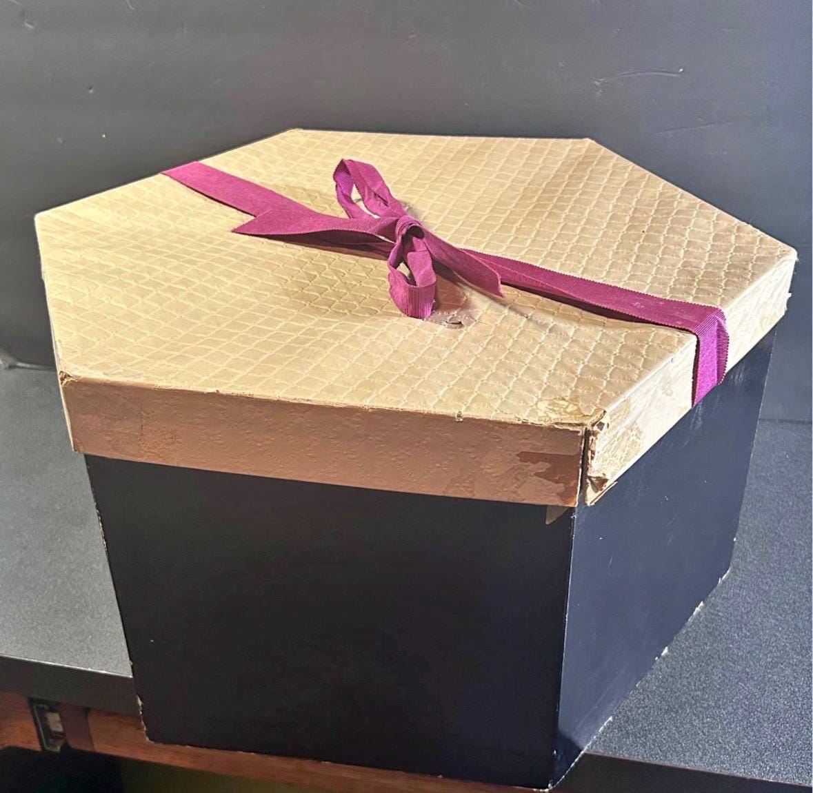 vintage premium hat box comes from Hale Bros., a historic Nor Cal dept. store chain in Sac in 1880.