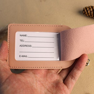 Étiquette à bagage en cuir personnalisée pour passeport en cuir estampée à chaud Cadeau de voyage pour anniversaire de mariage Portefeuille de voyage personnalisé avec monogramme image 5