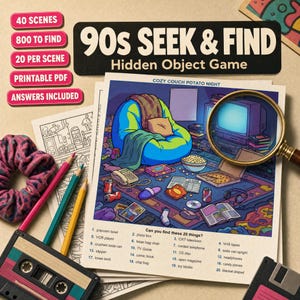 Pode incluir: Um jogo de objetos escondidos 90s Seek & Find em PDF imprimível com uma ilustração colorida de uma sala de estar aconchegante com um pufe, televisão de tubo e vários itens retrô. Inclui uma lupa, lápis e uma fita cassete.