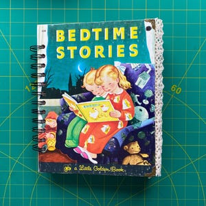 Bedtime Stories, un diario spazzatura ''Little Golden Book''. Misura 6" x 8", un sacco di spazio per scrivere un diario, pieno di effimeri e biglietti.