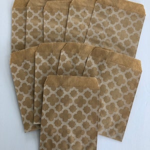 10 sacs kraft plats avec un magnifique design des deux côtés, 10 x 15 cm (4 x 6 po.)