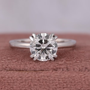 2.00 Carat IGI Certified Lab Grown Diamond Ring: Minimalist Solitaire