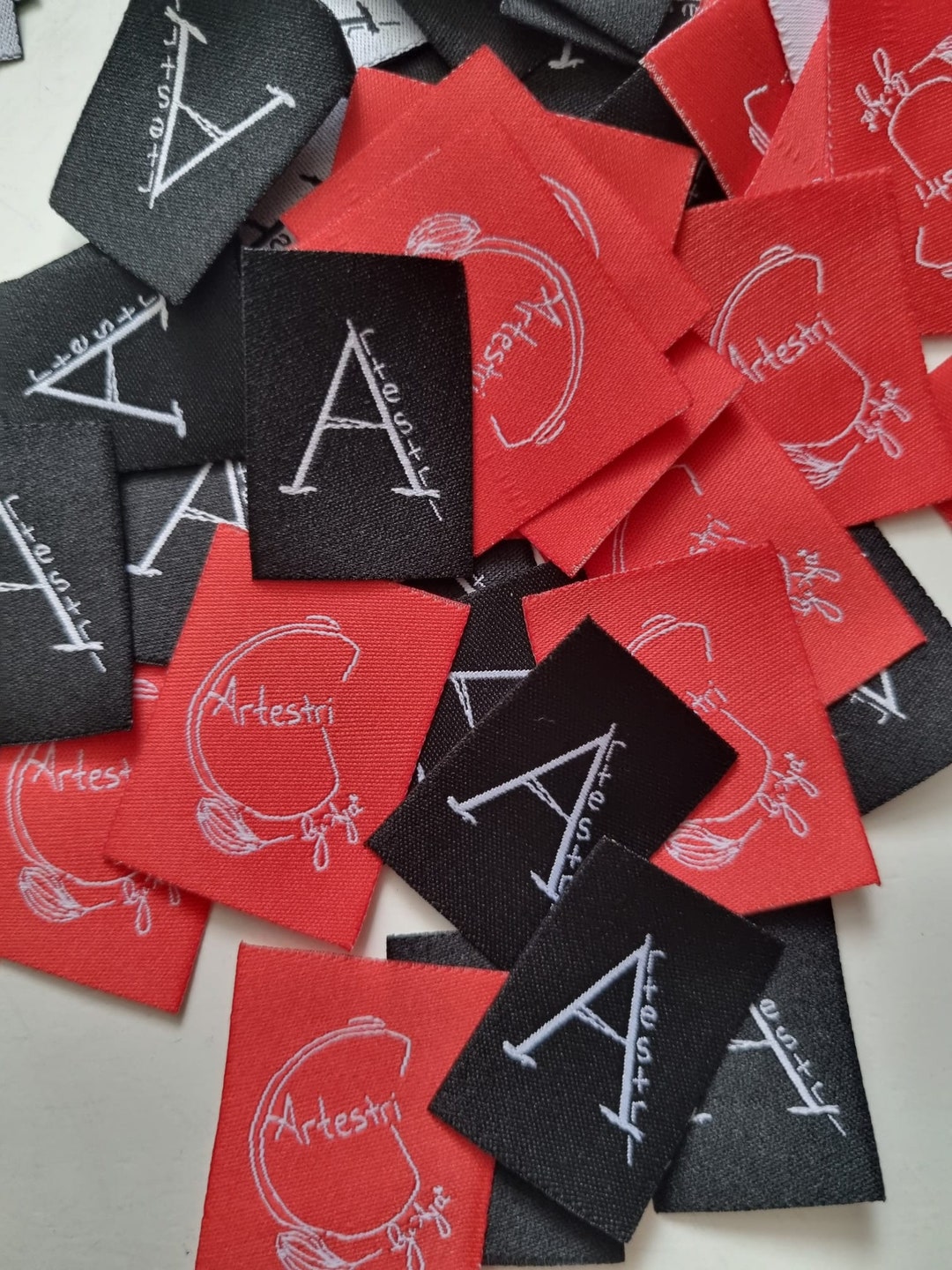 100 Pcs HD Quality Woven Label for Tshirts, Jackets, Hats, Pants and