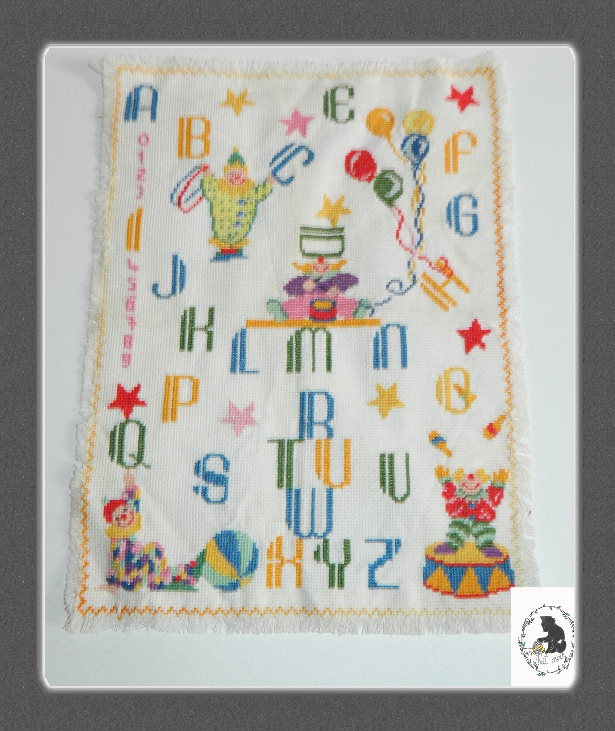 Broderie Abécédaire Le Cirque sur Toile Aida Blanche 100% Coton Fait Main