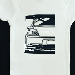 Subaru STI Car One Piece, Subaru Impreza WRX STI Kids Bodysuit, Subie Turbo Rear View Tail Light, Subaru Car Fanatics Tshirt dla niemowląt