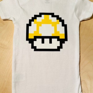 Body bébé Super Mario, tshirt jaune champignon, bébé thème Super Mario Luigi des années 90, chemise du jeu vidéo Mario World, super champignon jaune
