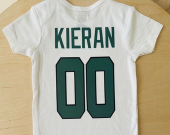 Camiseta infantil personalizada com estampa da camisa de futebol do New York Giants, perfeita para bebês e crianças pequenas.
