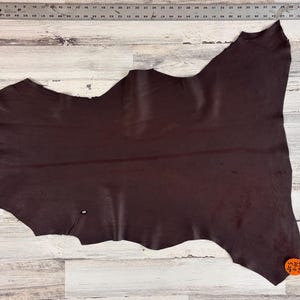 Skóra jelenia, 6,0 stóp kwadratowych, skóra jelenia, skóra klasy rzemieślniczej, 2-2,5 uncji, skóra jelenia, kolor ciemnobrązowy, wyprodukowano w USA, D060DB-E