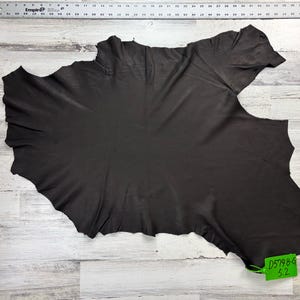 Skóra jelenia, 5,2 stopy kwadratowej, skóra jelenia, skóra rzemieślnicza, 2,5–3 uncje, skóra jelenia, kolor czarny, wyprodukowano w USA, D574B-G