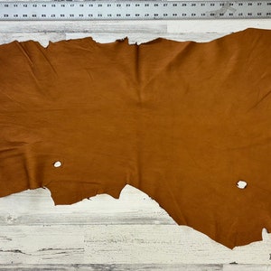 Deerskin leather, Beautiful Saddle Brown Color, Deer Buckskin Hide, 2-3OZ, Soft Leather, Good Grade. Made In The USA,D222SBA, 6.3 Sqft.