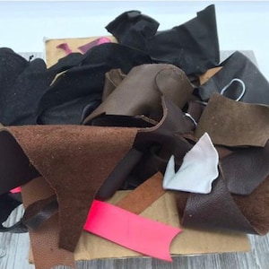 Sacchetto da 2 libbre per ritagli di pelle, assortimento casuale, piccoli ritagli e rifiniture di pelle, vari pezzi di scarto di pelle.