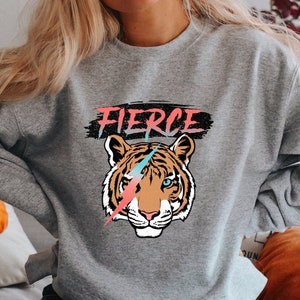 Fierce Tiger Sweatshirt, Fierce Animal Hoodie, Wilder Tigerkopf Pullover, Girl Power Shirt, Inspirierender Pullover, Frauen Empowerment Pullover