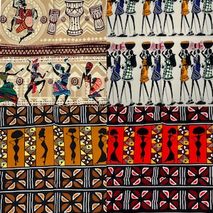 Könnte beinhalten: Ein farbenfroher Stoff mit einem geometrischen Muster in Schwarz, Weiß, Rot und Gelb. Der Stoff ist in Abschnitte mit verschiedenen Mustern unterteilt, darunter stilisierte Figuren und abstrakte Designs.