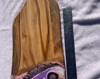 Large Charcuterie board, cheese tray, cutting board, gift, resin, handmade, art, kitchen, wood, house warming, dinner party, purples