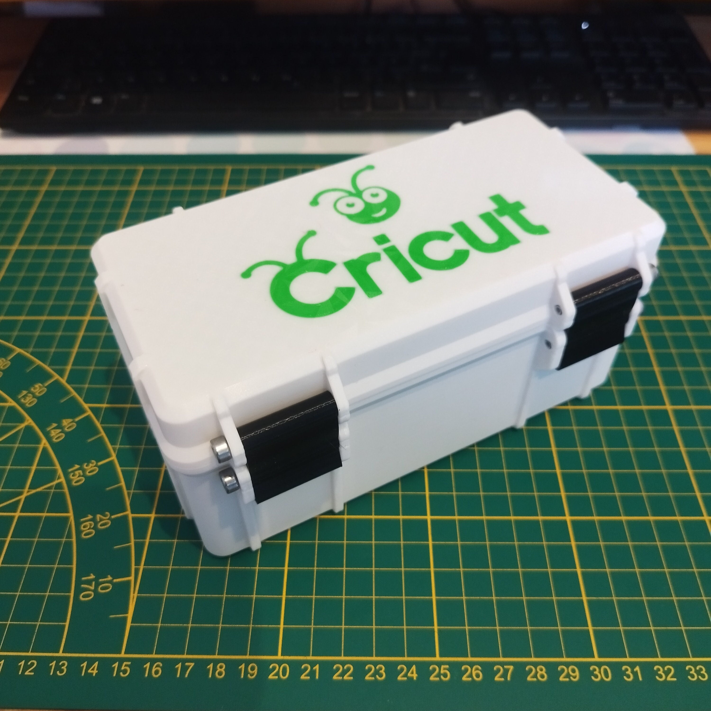 Cricut Joy Cutting Mat Holder. Easy Simple Storage Holds 6 Cutting Mats. 