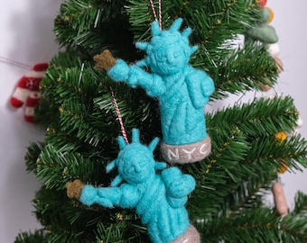 Handmade Felt Statue of Liberty Ornament, NYC Christmas Tree Decoration, Needle Felted New York Souvenir, Holiday Gift, Stocking Stuffer