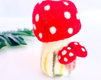 Decoración del hogar de setas de fieltro, setas de fieltro hechas a mano, setas de fieltro con aguja, regalo para mamá, regalo único, regalo de vacaciones/Navidad, FeltRedMushroom