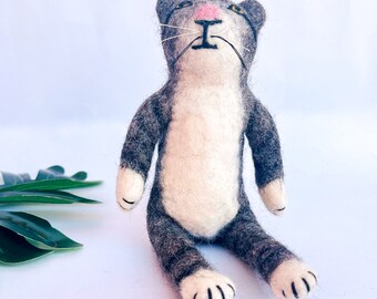 Felt Sitting Kitty Toy, Home Decor, Felt Stuffed Cat, Handmade Felt Cat, Kitty Lover Gift, FurryToy, Gift For Kids, HolidayGift, Non tchyToy