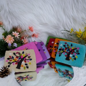Porte-monnaie arbre feutré à l'aiguille, Portefeuille en feutre, Porte-monnaie, Porte-monnaie pour cartes de crédit, Pochette en feutre, Cadeau pour les proches, Porte-monnaie à bijoux, Pochette colorée avec arbre