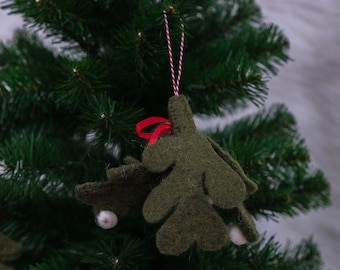 ヤドリギのキスのオーナメント、フェルトの緑の冬の葉、手作りの